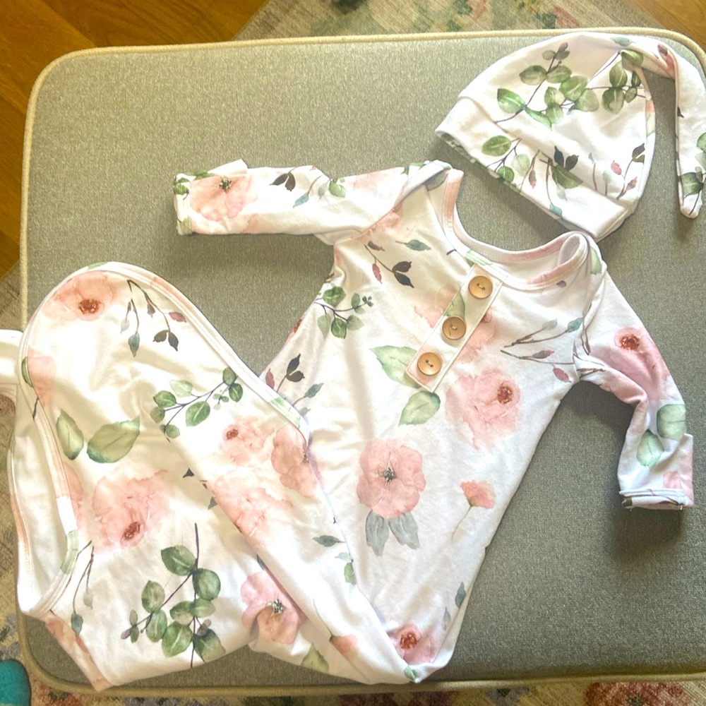 NWOT Caden Lane Newborn Gown and Hat